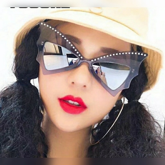 Red Bat Sharp Frame Sunglasses - Picture 4 of 5